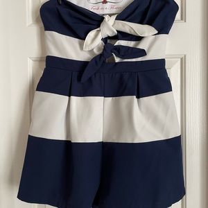 Pinup style Nautical strapless jumper with 2 tie bust. Size med.